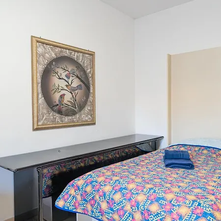 Lion Renting Marconi Rom