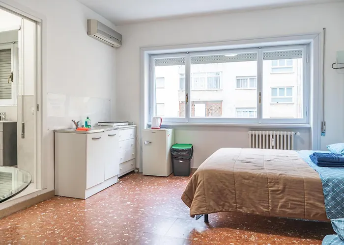 Lion Renting Marconi Apartman *
