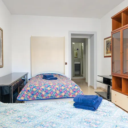 Lion Renting Marconi * רומא